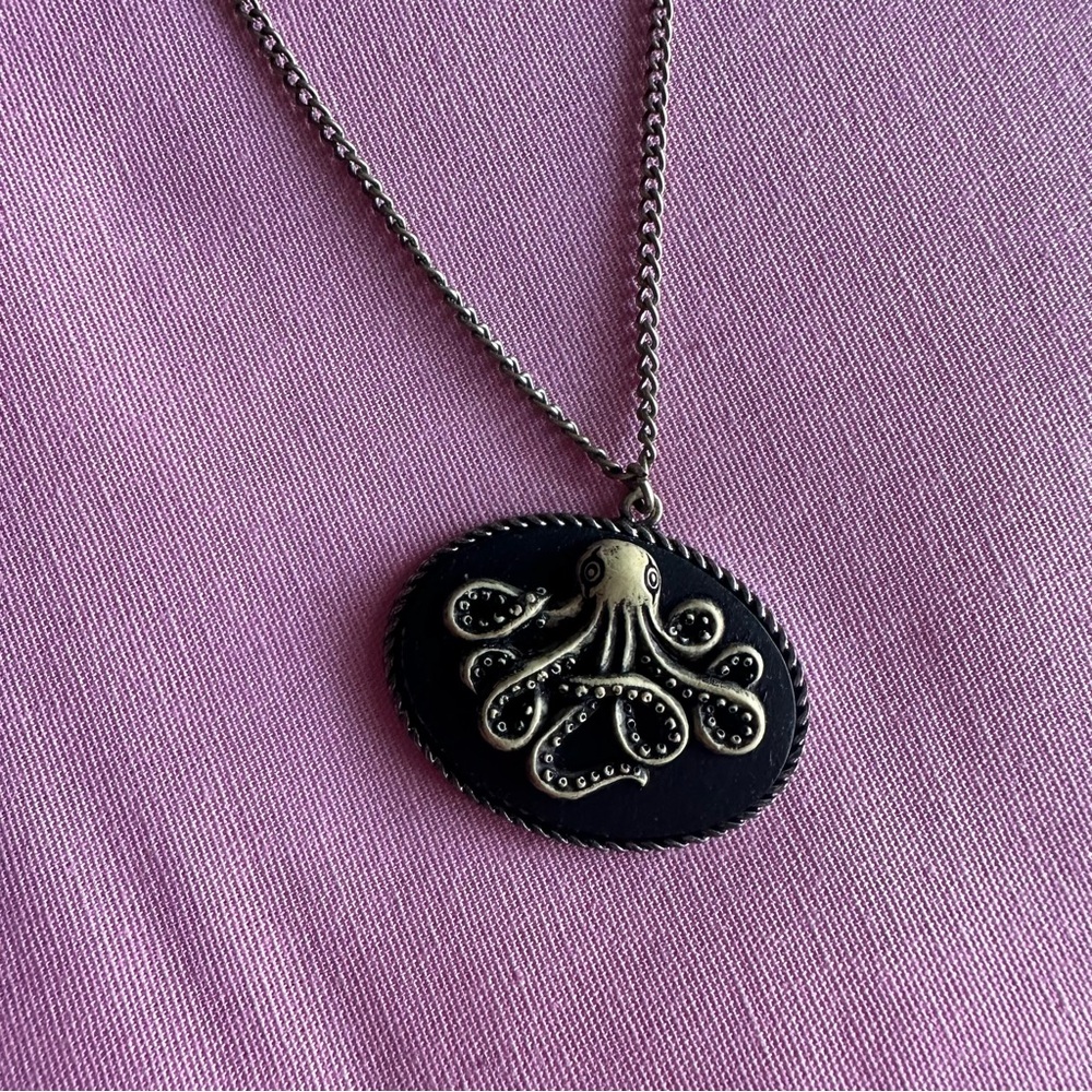 Octopus Necklace🐙 - Picture 4 of 5